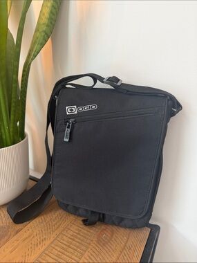 OGIO Module II Tablet Bag (Black)